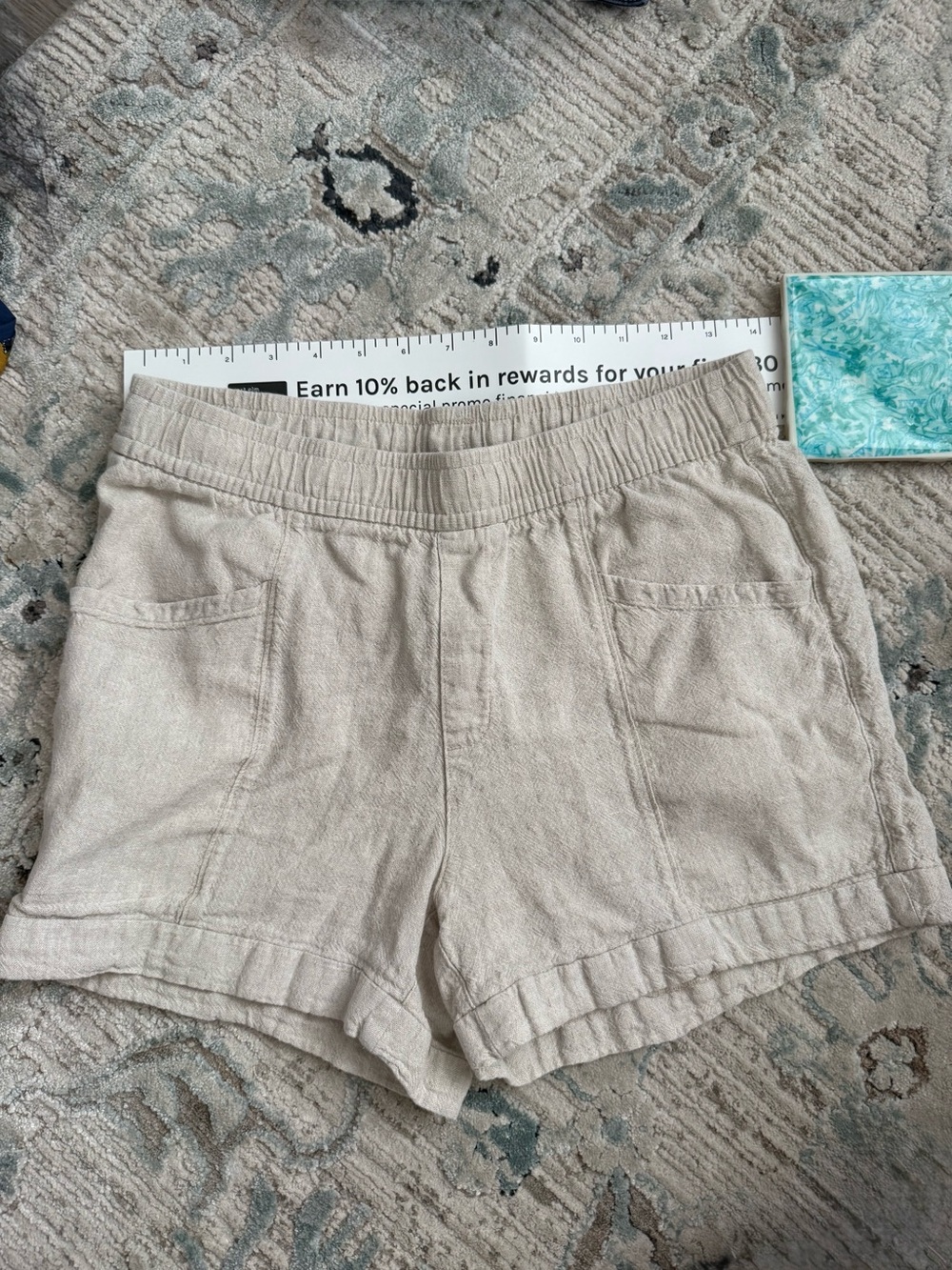 Old Navy Beige High-Waist Linen-Blend Women’s Shorts